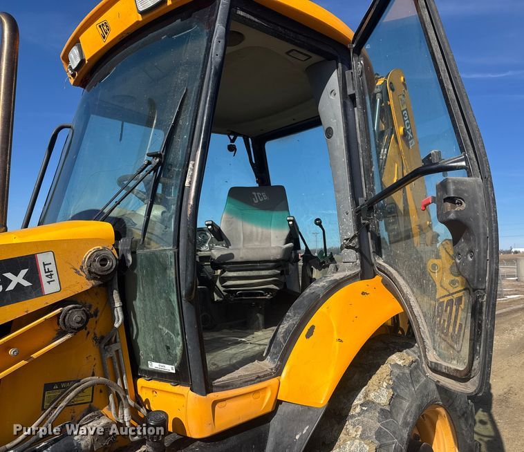 image for item ET4476 2009 JCB 3CX backhoe