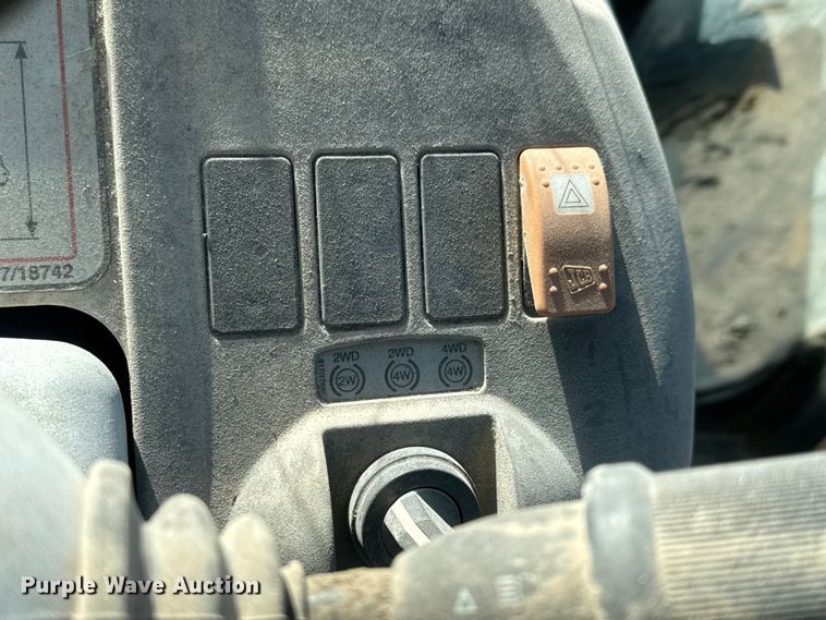 image for item ET4476 2009 JCB 3CX backhoe