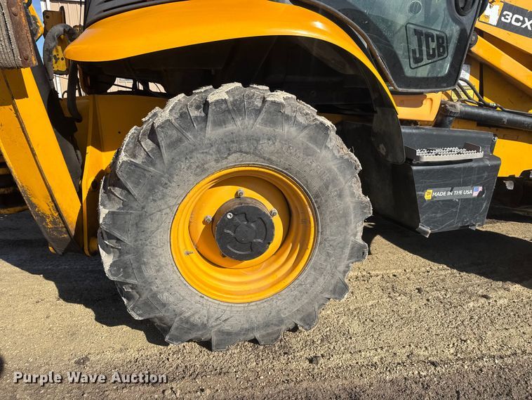 image for item ET4476 2009 JCB 3CX backhoe