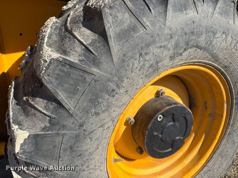 image for item ET4476 2009 JCB 3CX backhoe