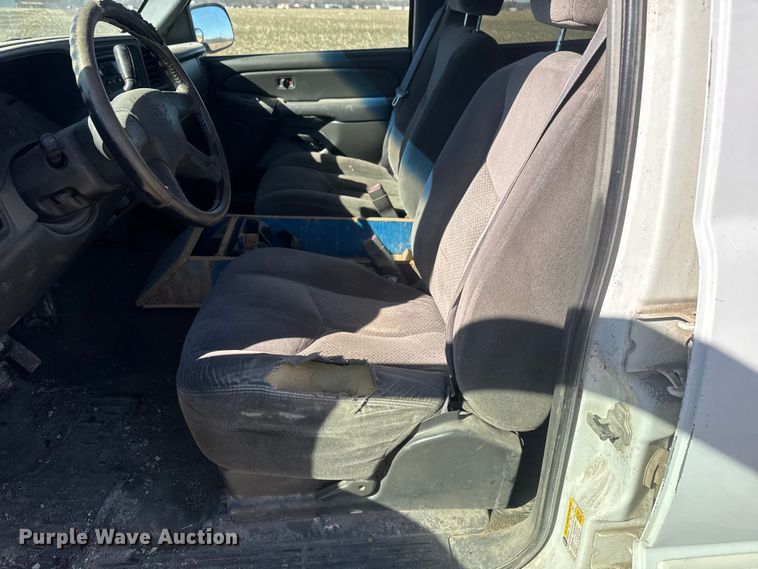 image for item ET4477 2006 Chevrolet Silverado 1500 Crew Cab pickup truck