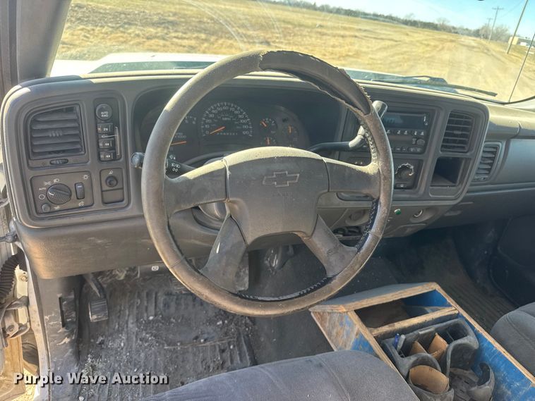 image for item ET4477 2006 Chevrolet Silverado 1500 Crew Cab pickup truck