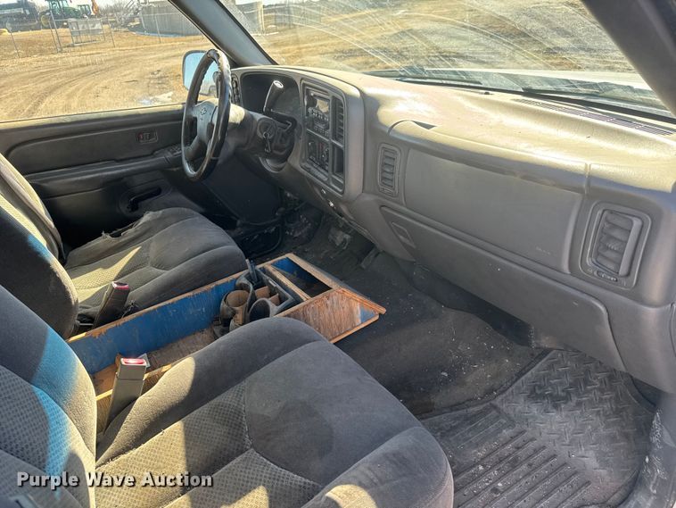 image for item ET4477 2006 Chevrolet Silverado 1500 Crew Cab pickup truck