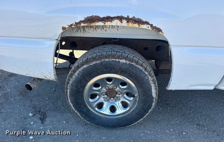 image for item ET4477 2006 Chevrolet Silverado 1500 Crew Cab pickup truck