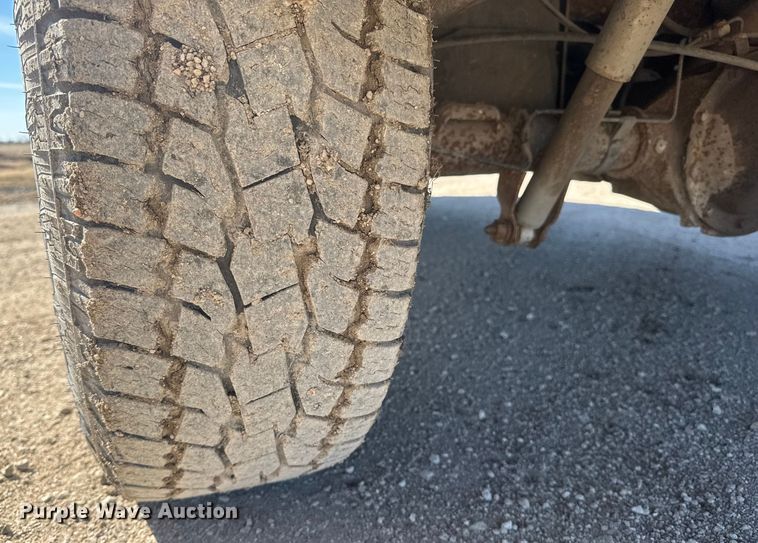 image for item ET4477 2006 Chevrolet Silverado 1500 Crew Cab pickup truck