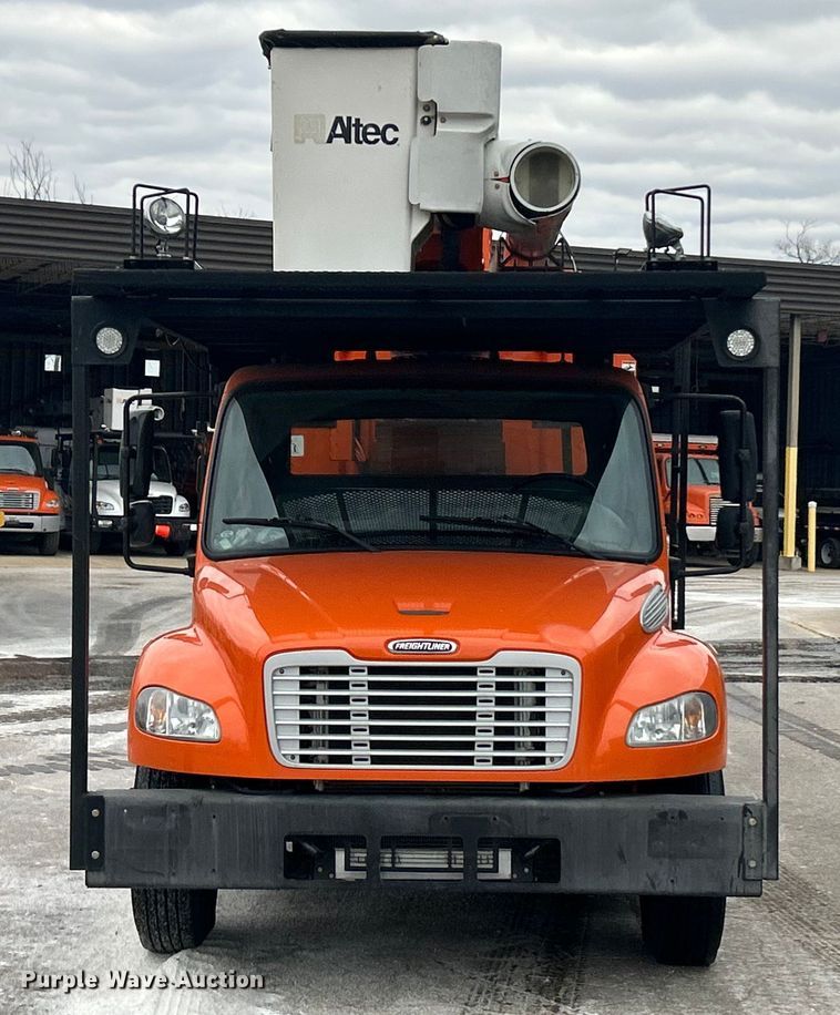 image for item ET6887 2013 Freightliner Business Class M2 forestry bucket truck