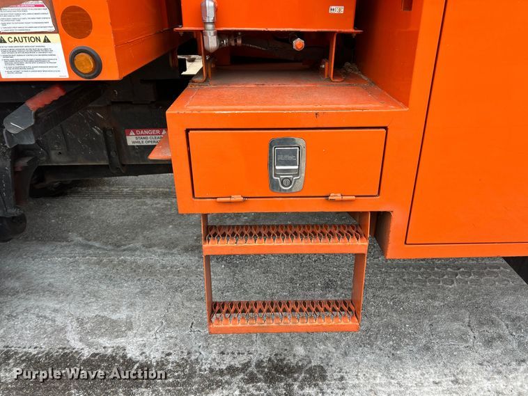 image for item ET6887 2013 Freightliner Business Class M2 forestry bucket truck