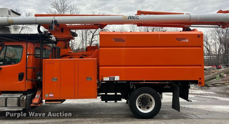 image for item ET6887 2013 Freightliner Business Class M2 forestry bucket truck