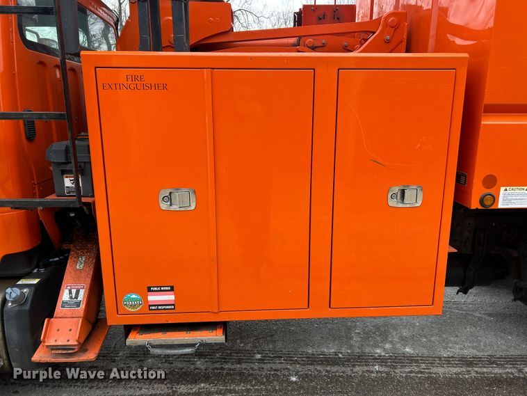 image for item ET6887 2013 Freightliner Business Class M2 forestry bucket truck