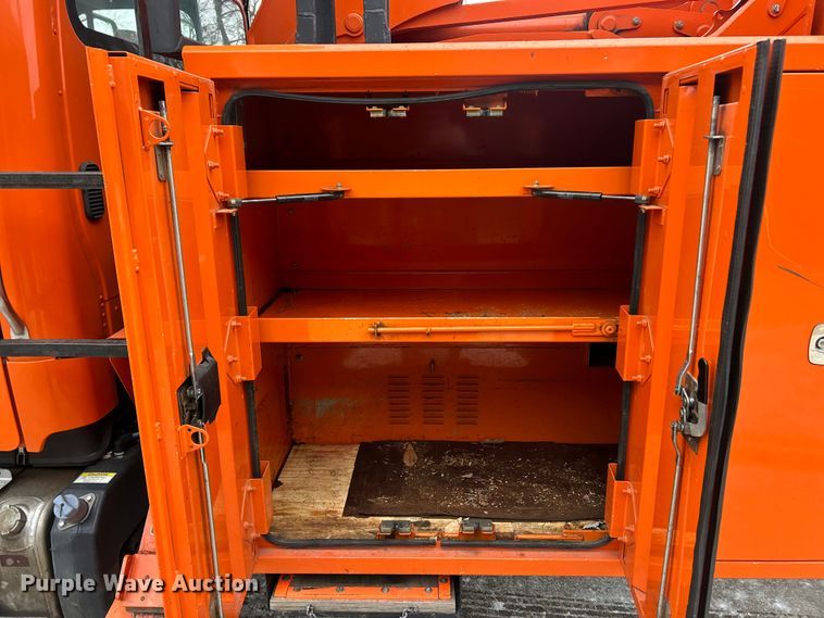 image for item ET6887 2013 Freightliner Business Class M2 forestry bucket truck