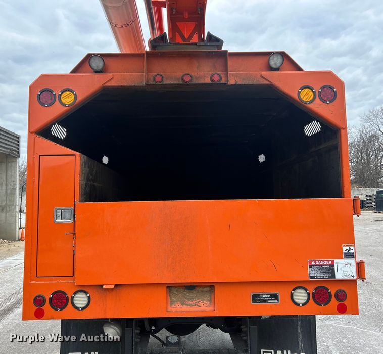 image for item ET6887 2013 Freightliner Business Class M2 forestry bucket truck