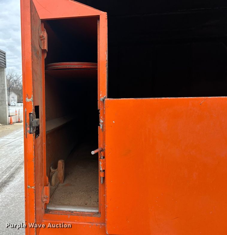 image for item ET6887 2013 Freightliner Business Class M2 forestry bucket truck