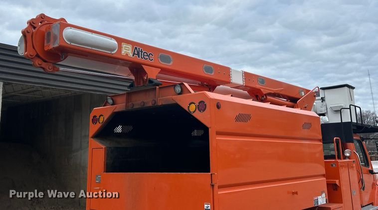 image for item ET6887 2013 Freightliner Business Class M2 forestry bucket truck