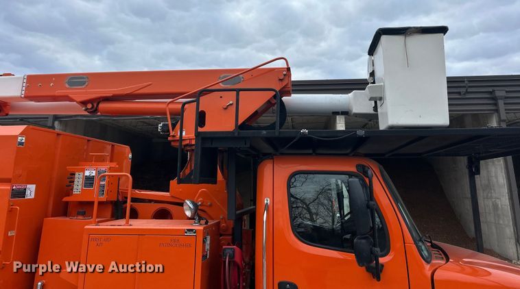 image for item ET6887 2013 Freightliner Business Class M2 forestry bucket truck