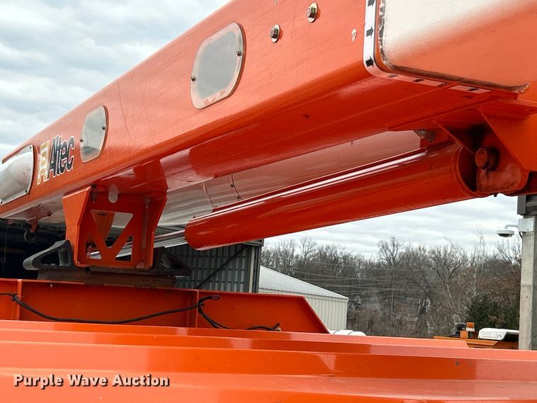 image for item ET6887 2013 Freightliner Business Class M2 forestry bucket truck