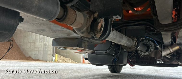 image for item ET6887 2013 Freightliner Business Class M2 forestry bucket truck