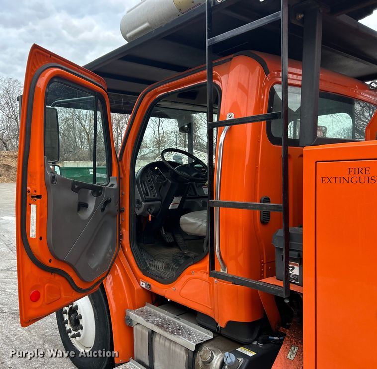 image for item ET6887 2013 Freightliner Business Class M2 forestry bucket truck
