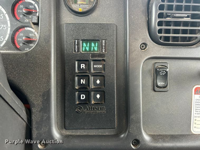 image for item ET6887 2013 Freightliner Business Class M2 forestry bucket truck