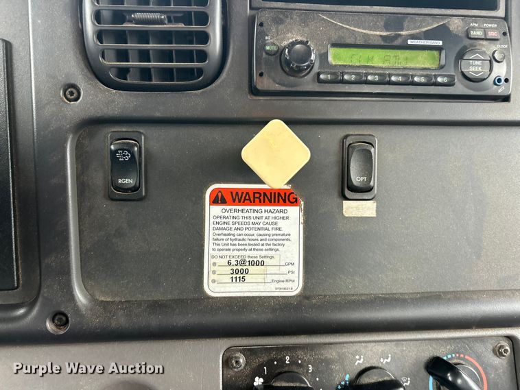 image for item ET6887 2013 Freightliner Business Class M2 forestry bucket truck