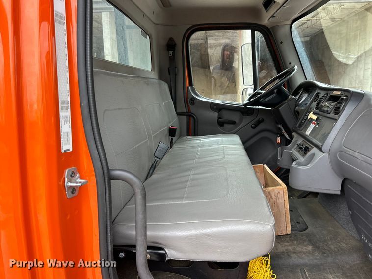 image for item ET6887 2013 Freightliner Business Class M2 forestry bucket truck