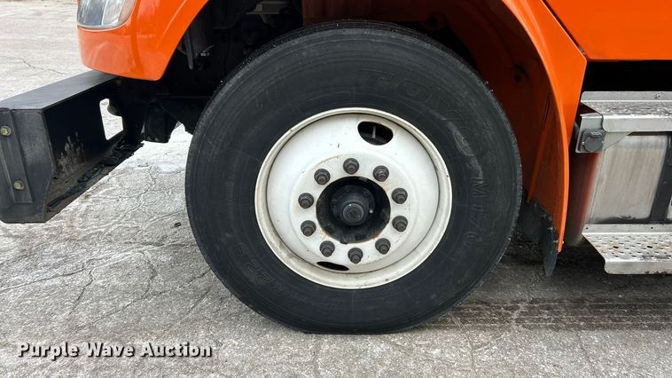 image for item ET6887 2013 Freightliner Business Class M2 forestry bucket truck