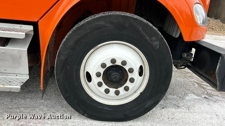 image for item ET6887 2013 Freightliner Business Class M2 forestry bucket truck