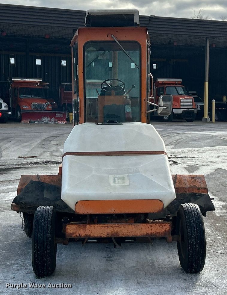 image for item ET6888 1997 Waldon SweepMaster II broom