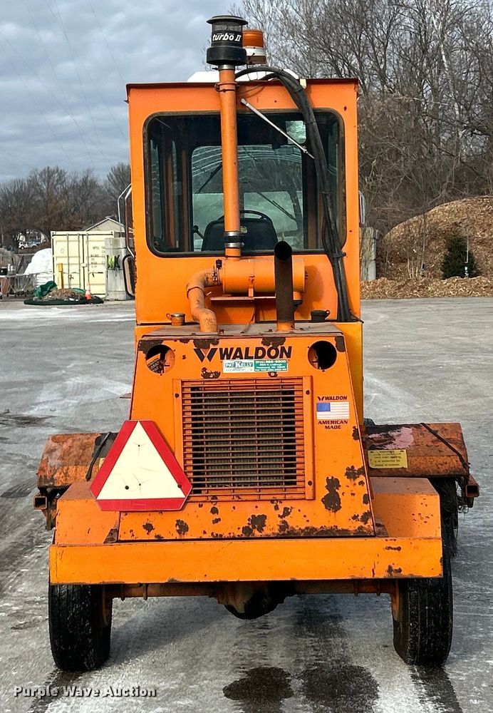 image for item ET6888 1997 Waldon SweepMaster II broom