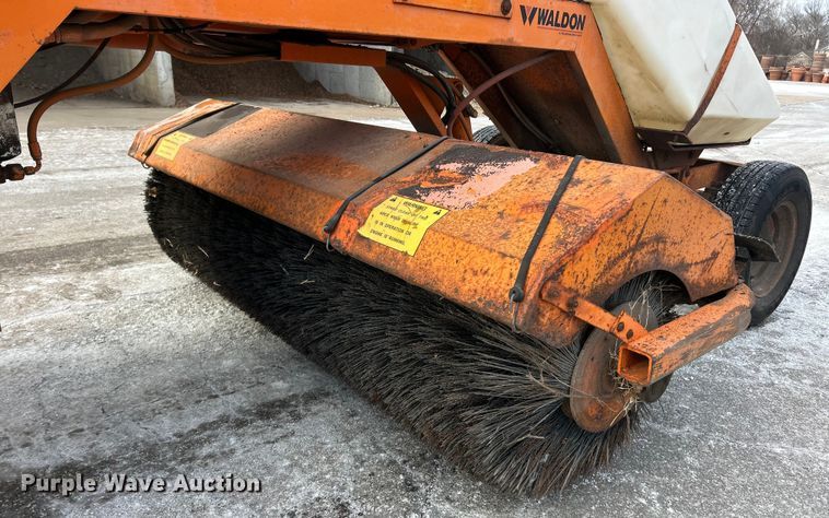 image for item ET6888 1997 Waldon SweepMaster II broom