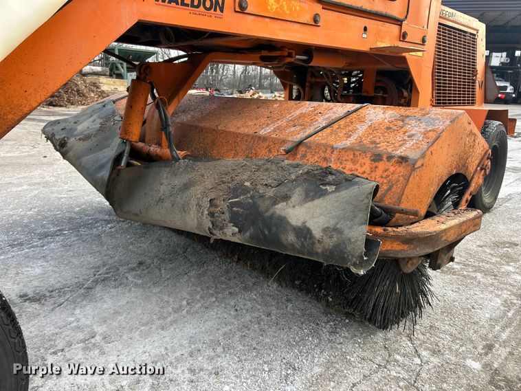 image for item ET6888 1997 Waldon SweepMaster II broom