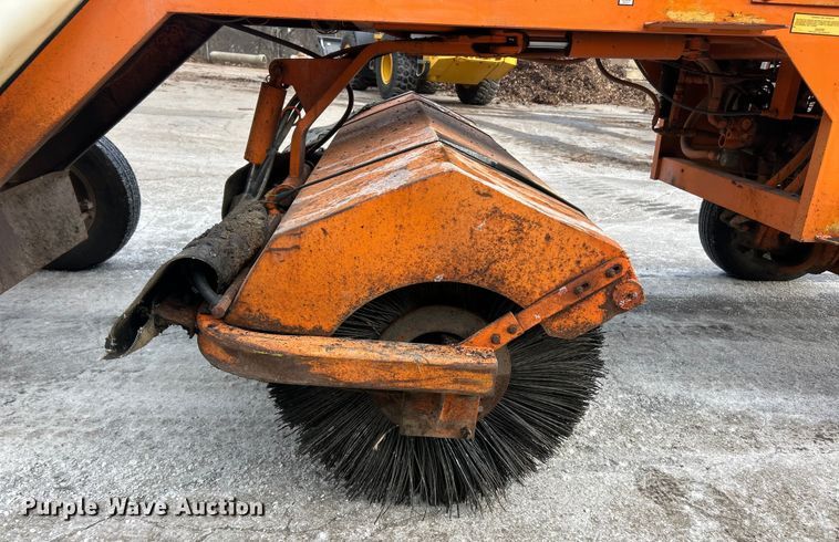 image for item ET6888 1997 Waldon SweepMaster II broom