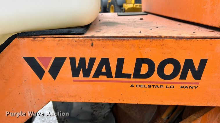 image for item ET6888 1997 Waldon SweepMaster II broom