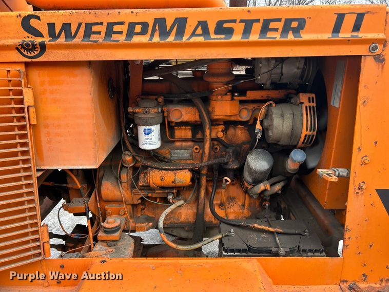 image for item ET6888 1997 Waldon SweepMaster II broom