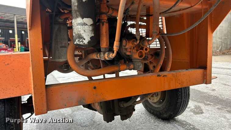 image for item ET6888 1997 Waldon SweepMaster II broom