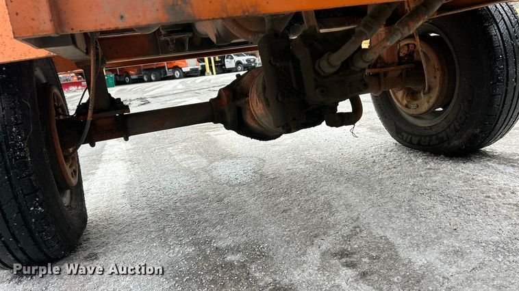 image for item ET6888 1997 Waldon SweepMaster II broom