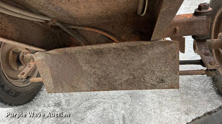 image for item ET6888 1997 Waldon SweepMaster II broom