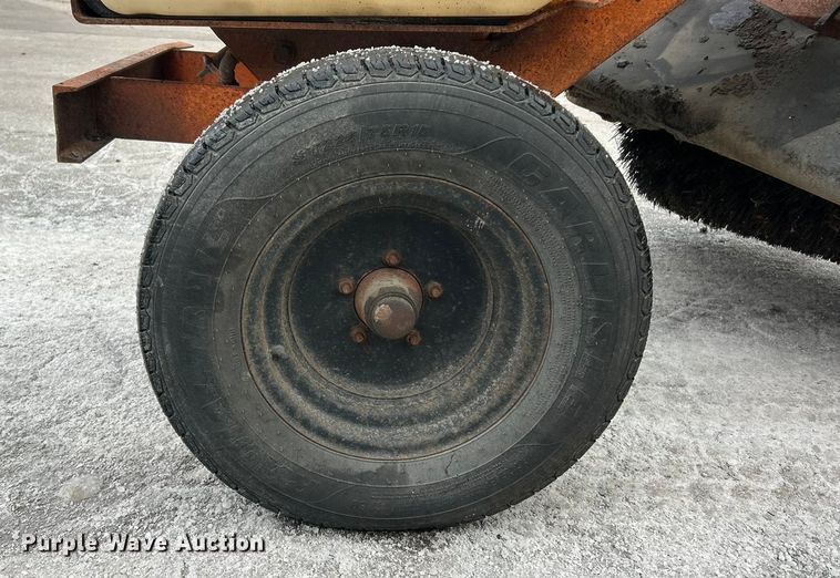 image for item ET6888 1997 Waldon SweepMaster II broom