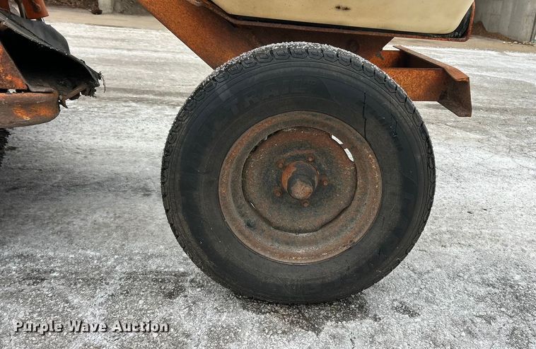 image for item ET6888 1997 Waldon SweepMaster II broom