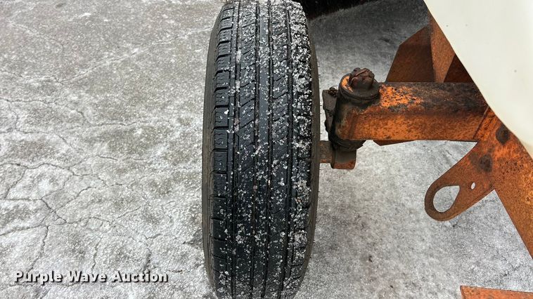 image for item ET6888 1997 Waldon SweepMaster II broom