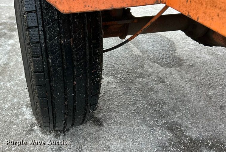 image for item ET6888 1997 Waldon SweepMaster II broom