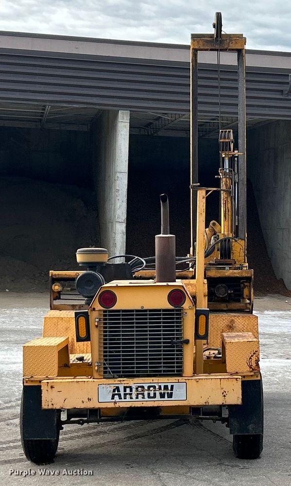 image for item ET6889 2000 Arrow 1350 breaker