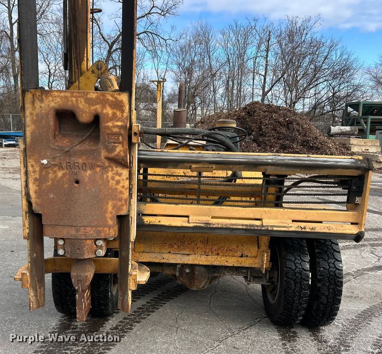 image for item ET6889 2000 Arrow 1350 breaker