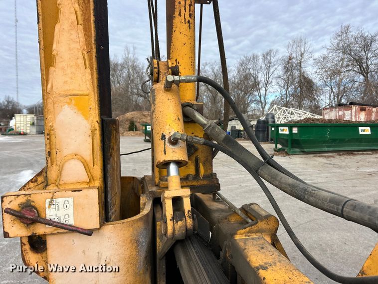 image for item ET6889 2000 Arrow 1350 breaker