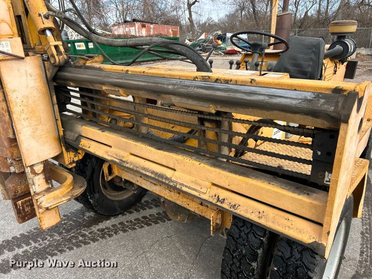 image for item ET6889 2000 Arrow 1350 breaker