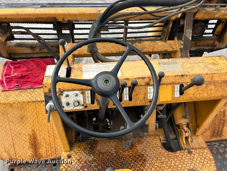 image for item ET6889 2000 Arrow 1350 breaker