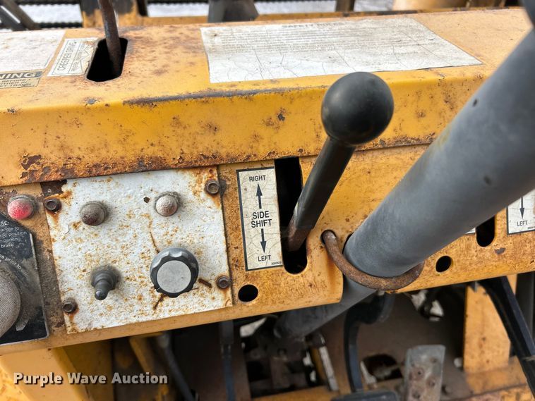 image for item ET6889 2000 Arrow 1350 breaker