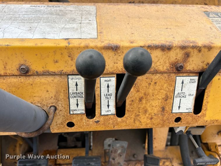 image for item ET6889 2000 Arrow 1350 breaker