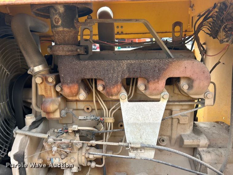 image for item ET6889 2000 Arrow 1350 breaker