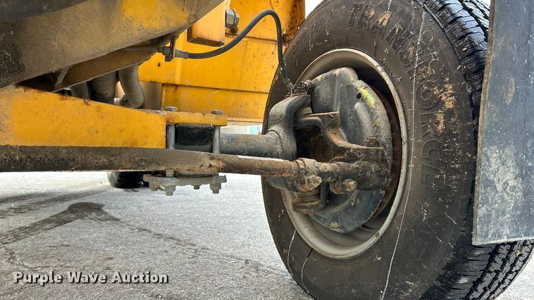 image for item ET6889 2000 Arrow 1350 breaker