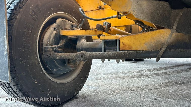 image for item ET6889 2000 Arrow 1350 breaker